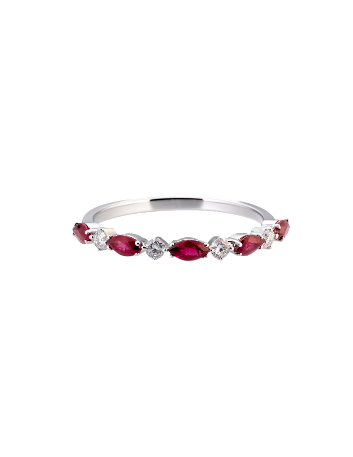 ANILLO RUBÍ OVALADO Y DIAMANTES REDONDOS