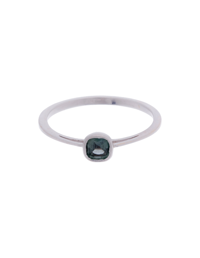 ANILLO ZAFIROS CON CORAZÓN ESMERALDA
