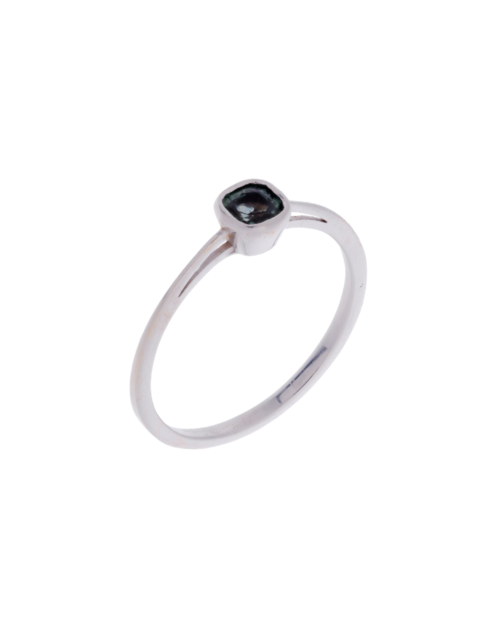 ANILLO ZAFIROS CON CORAZÓN ESMERALDA